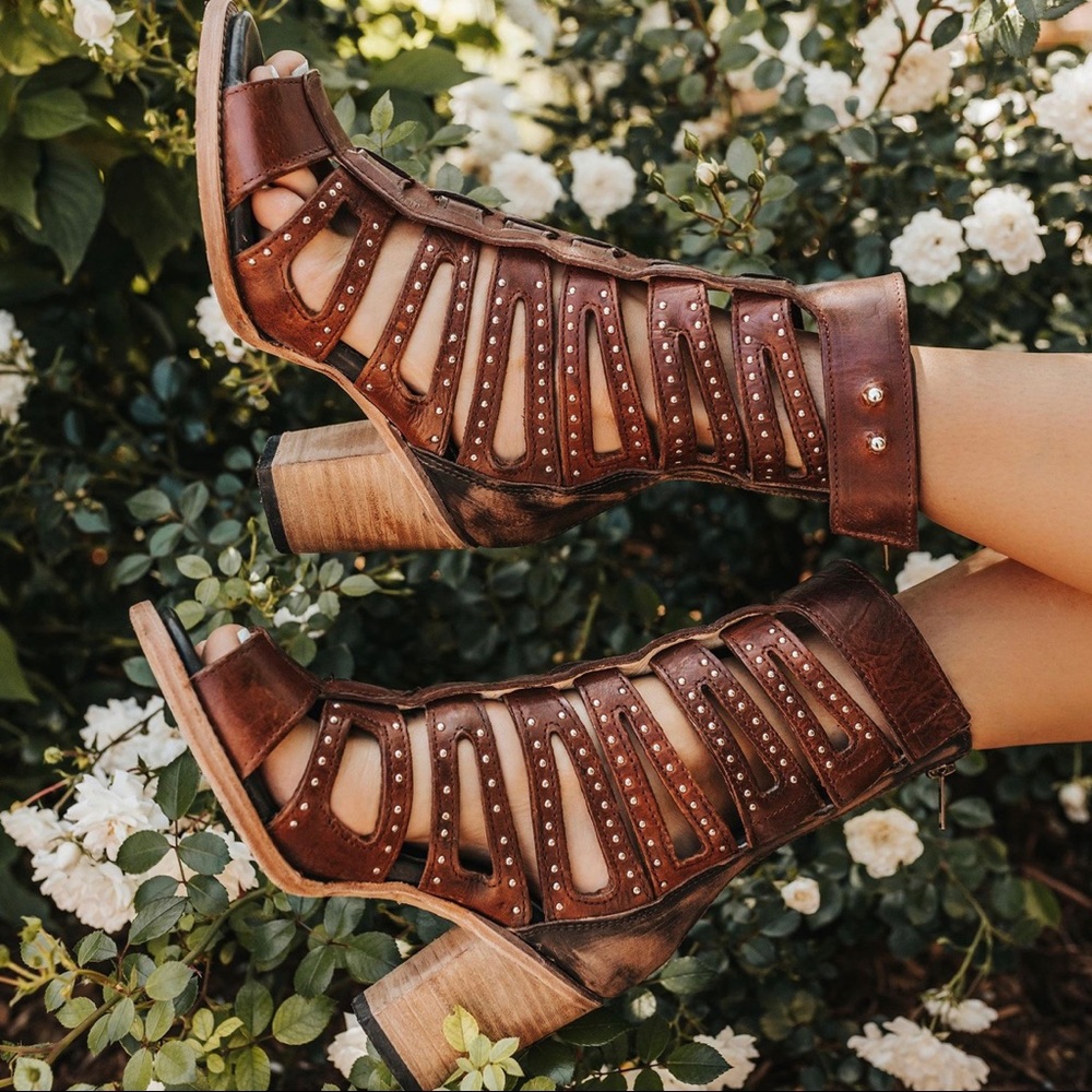 FREEBIRD SHOES Lotus in Cognac size 12